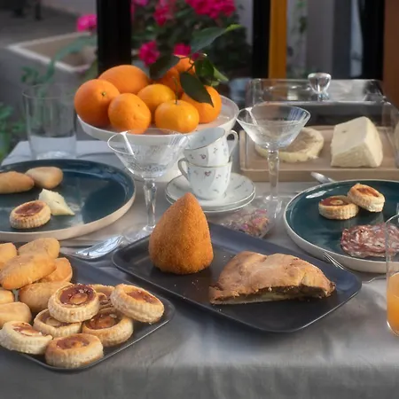 Bed and breakfast Fra Le Righe - Arte , Design E Interni Siciliani Catania