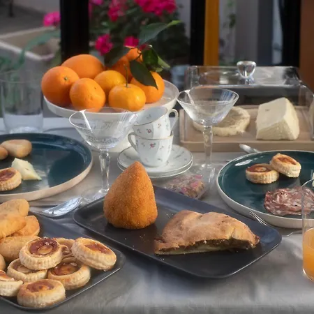 Fra Le Righe - Arte , Design E Interni Siciliani Bed & Breakfast 4*